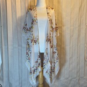 Woven Heart Cream Floral Kimono Shawl